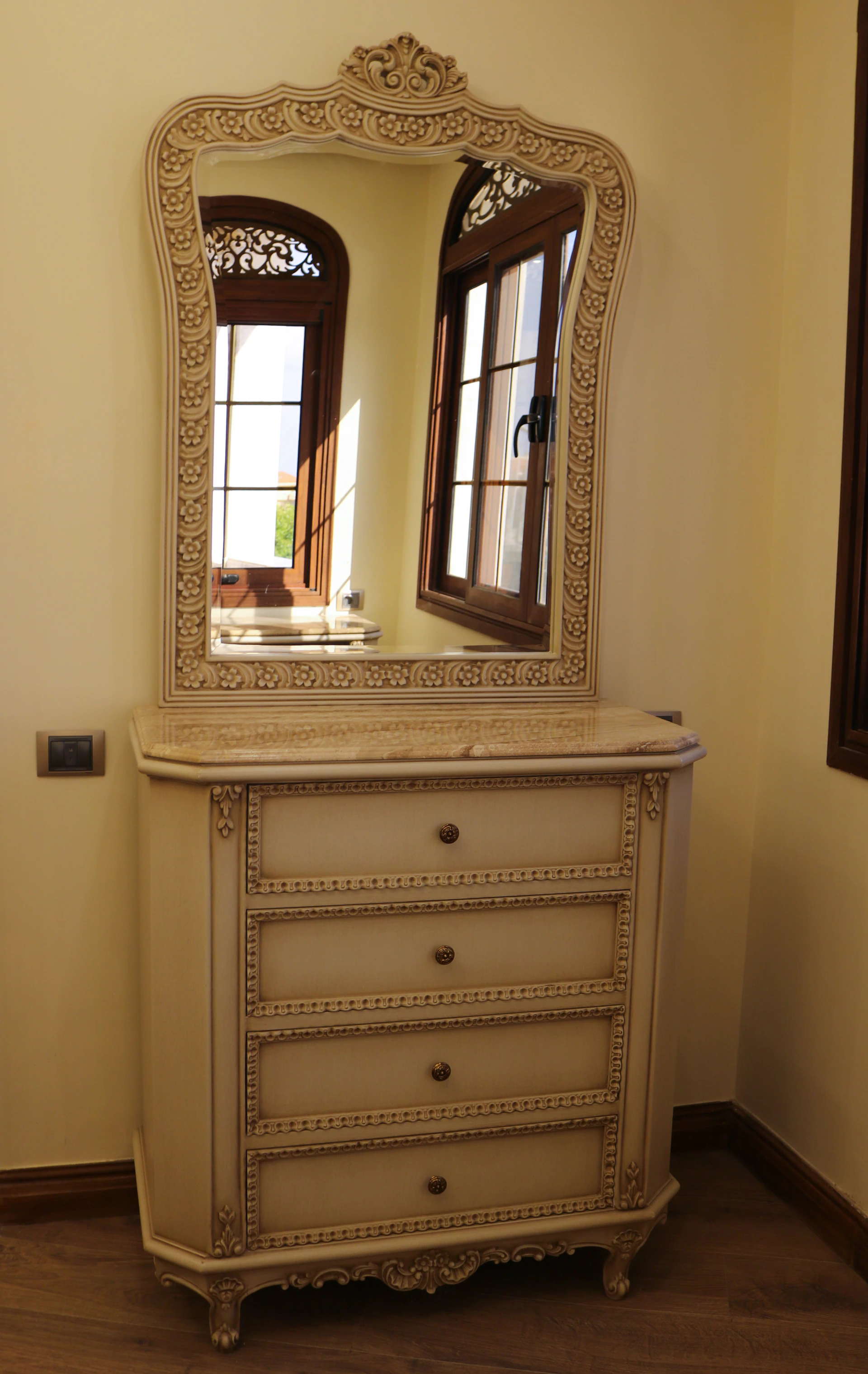 Ras El Bar Bedroom thumbnail 4