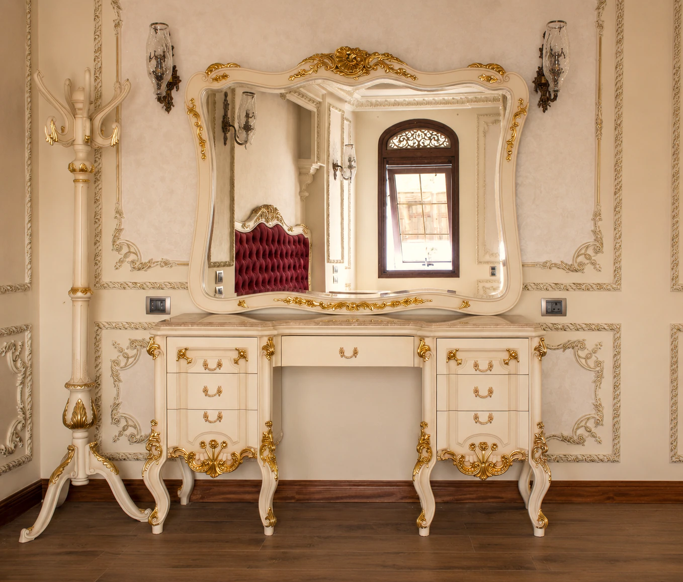 Ras El Bar Master Bedroom thumbnail 4