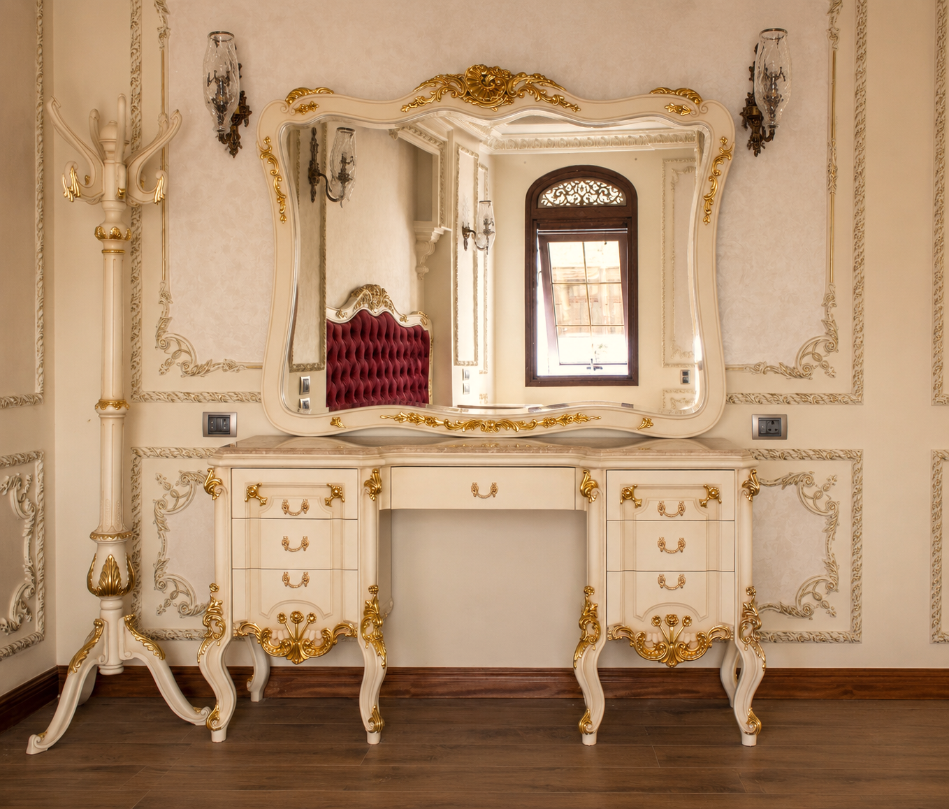 Ras El Bar Master Bedroom thumbnail 5