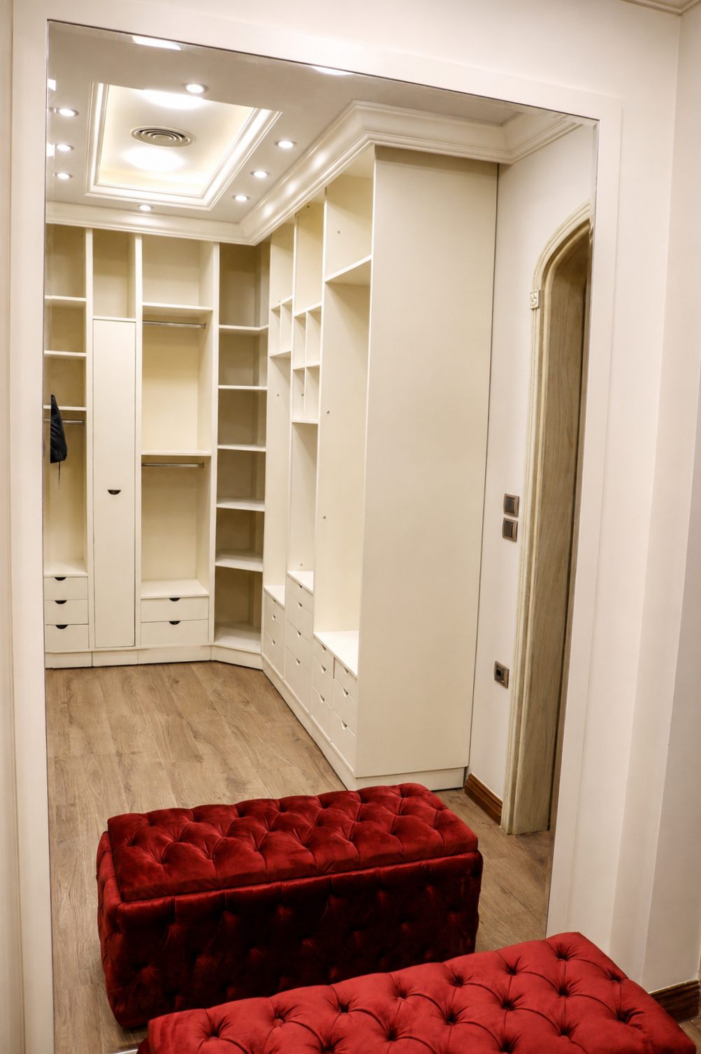 Ras El Bar Master Bedroom thumbnail 7